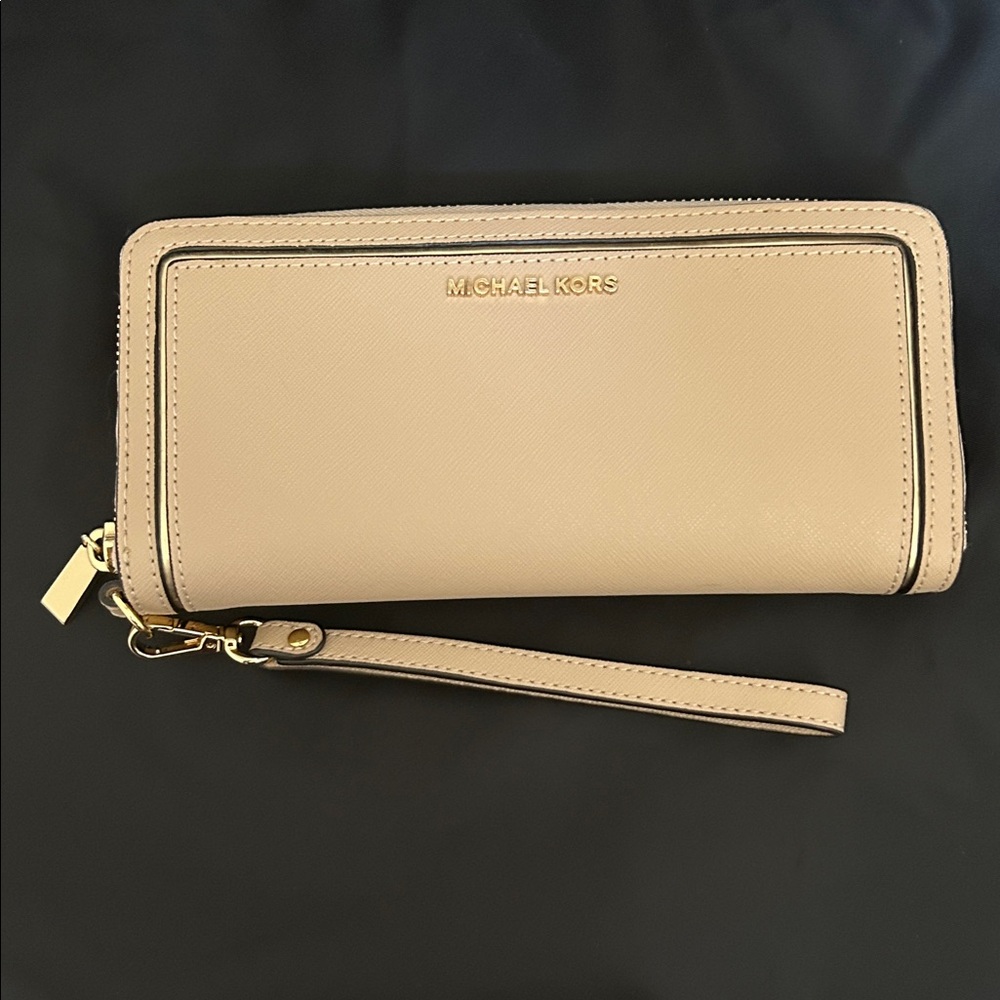 Michael Kors Beige Leather Wallet